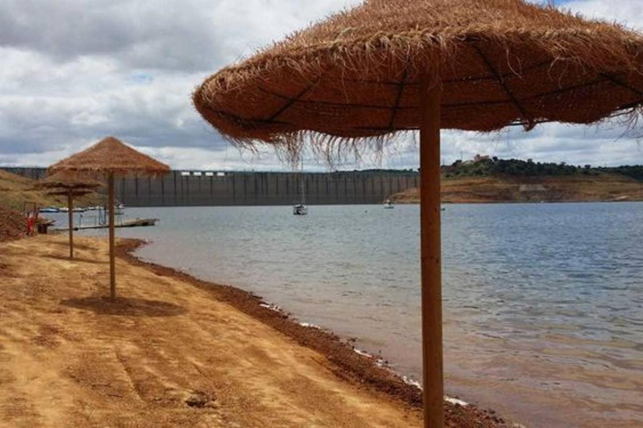 Estacion Norte Y Sur Famorcas Almodóvar del Río Exterior foto